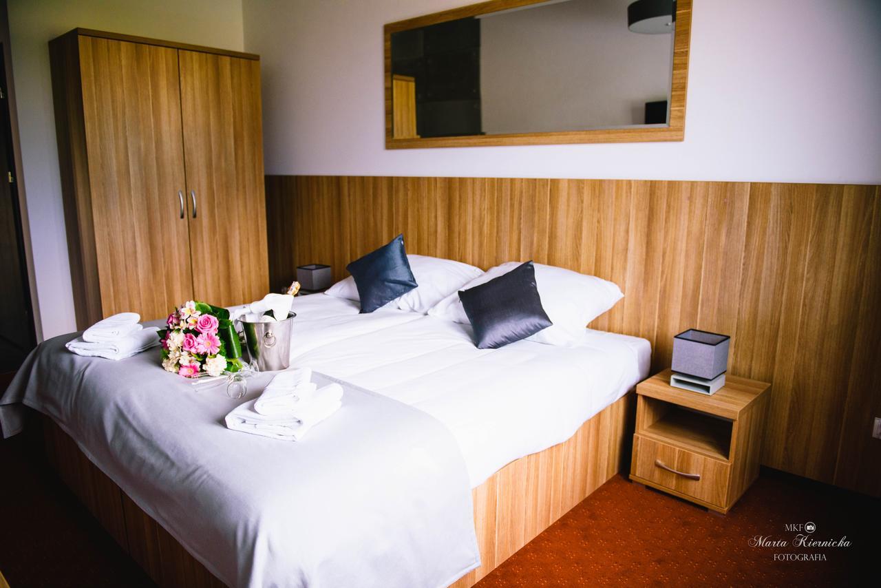 Hotel Turkovia Турек Экстерьер фото